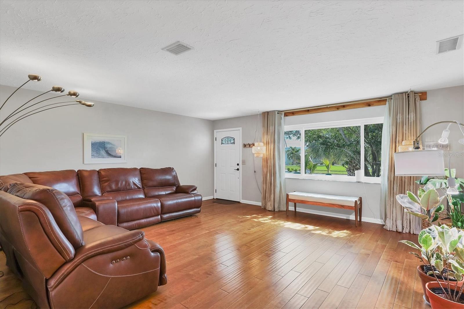 Photo 2 of 2503 BISPHAM RD