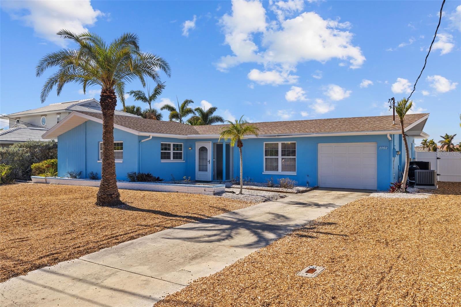 Photo 2 of 2762 W VINA DEL MAR BLVD