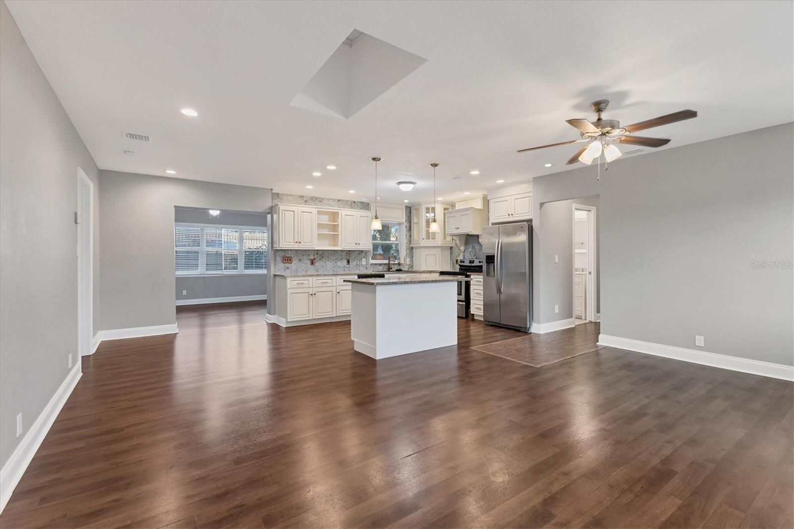 Photo 6 of 5118 6TH AVENUE DR W