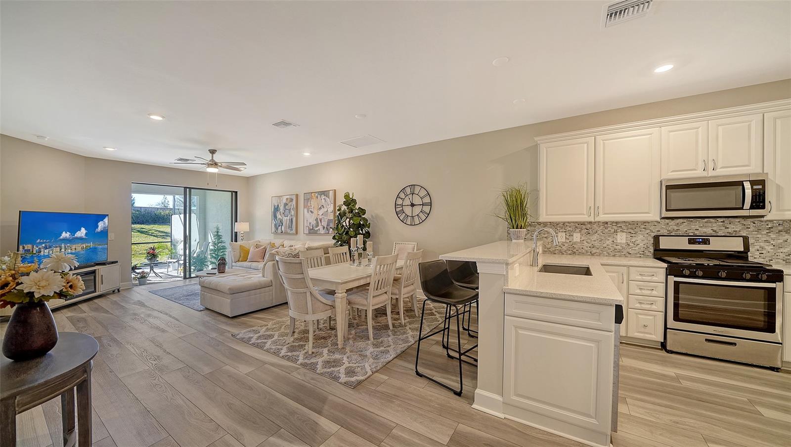 Photo 7 of 7590 SUMMERLAND CV
