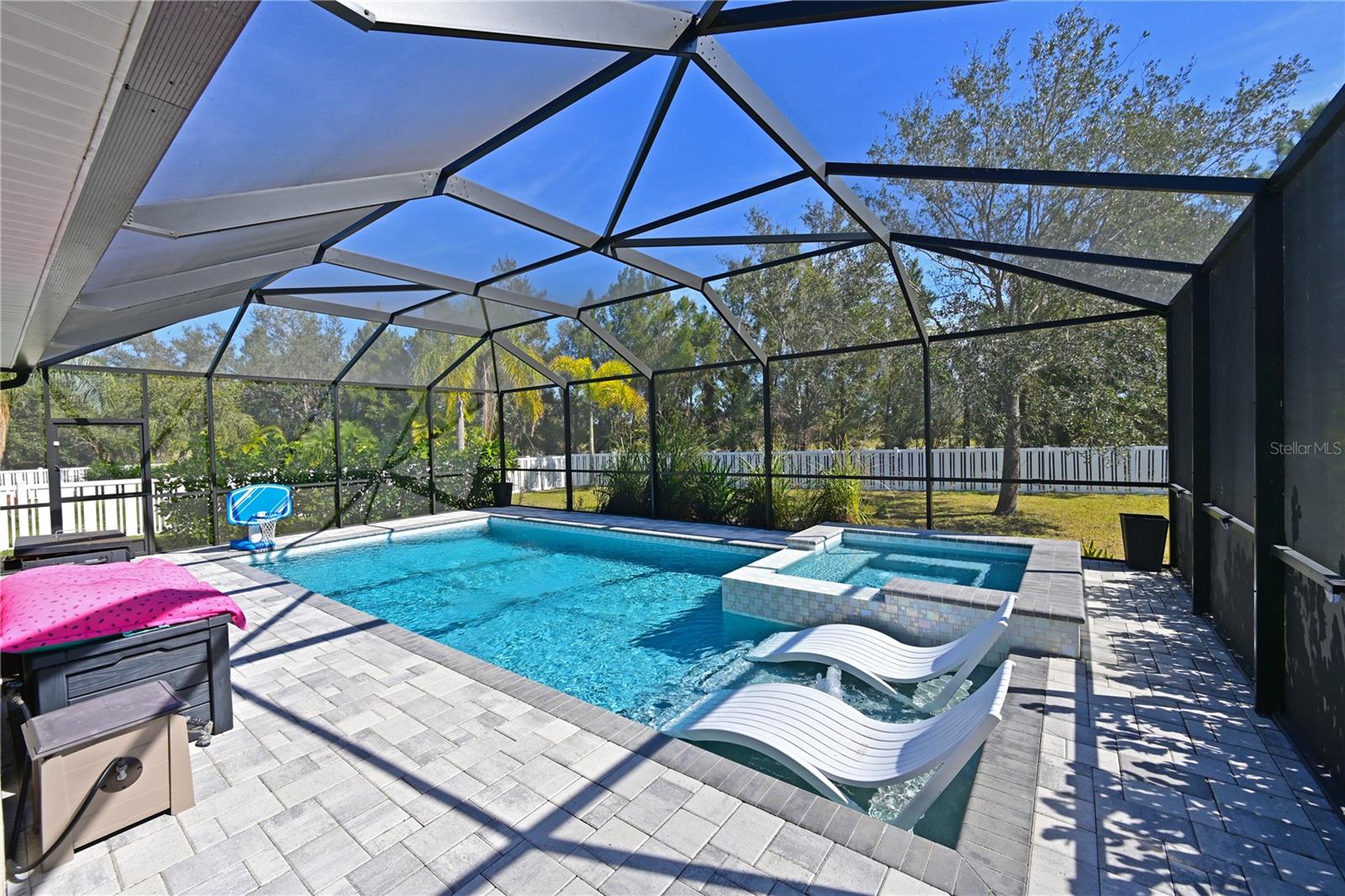 Photo 2 of 11924 FOREST PARK CIR