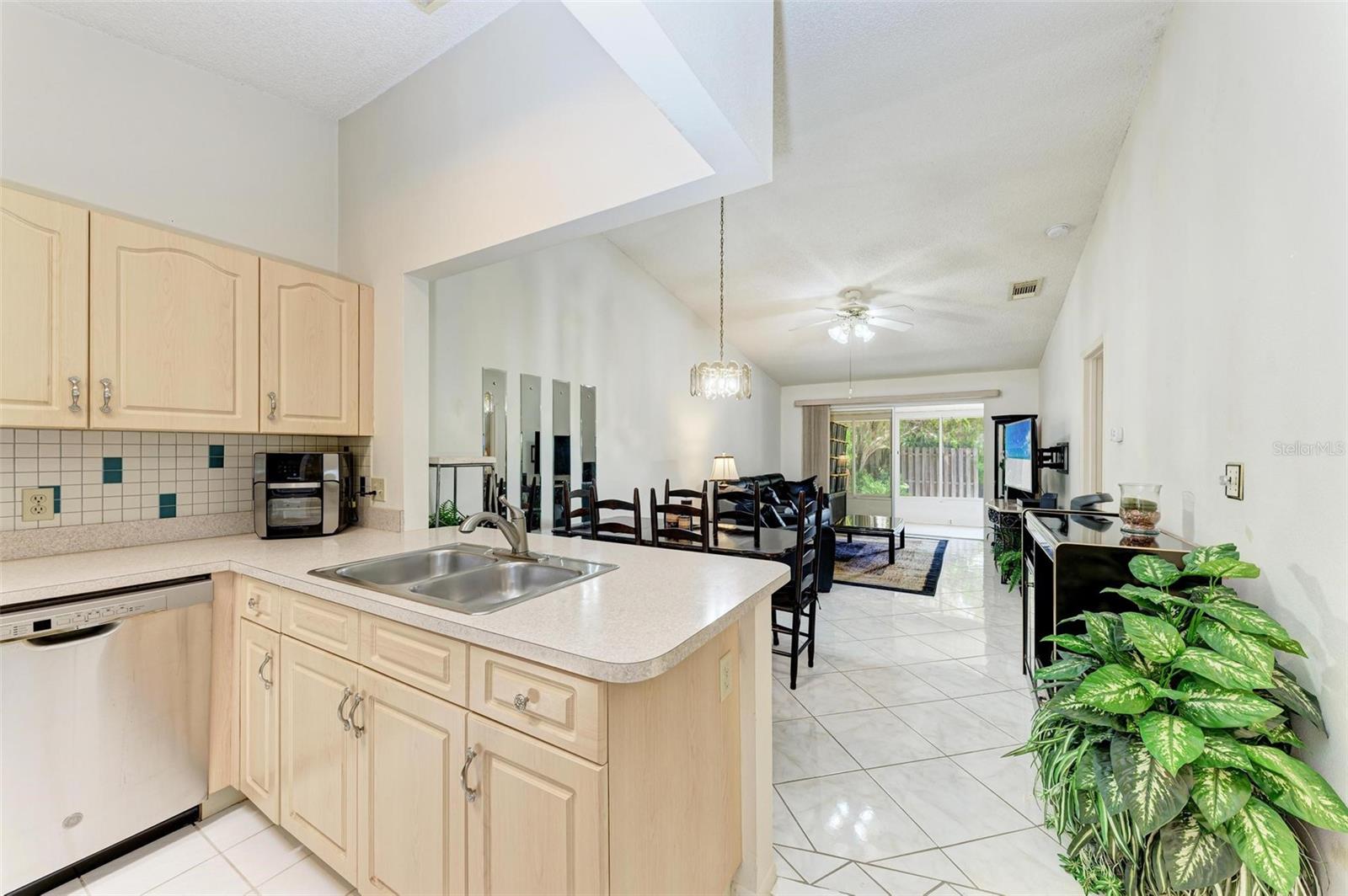Photo 5 of 5376 ROYAL PALM AVE #5376