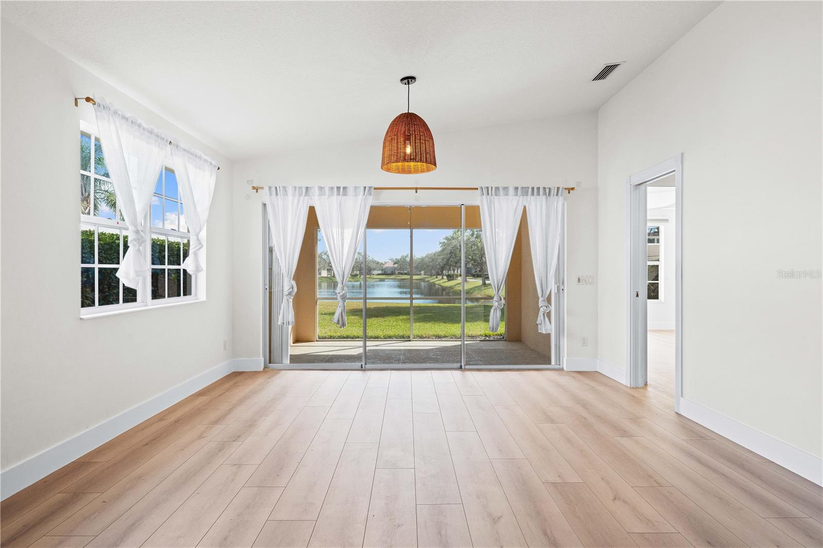 Photo 7 of 5551 AVELLINO PL