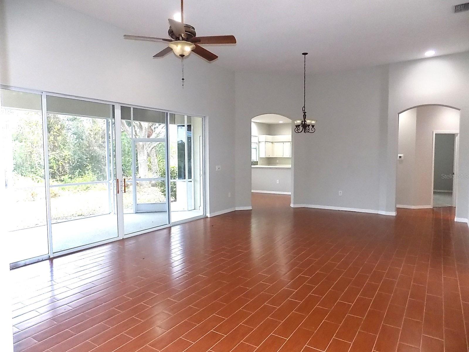 Photo 5 of 7212 SOUTHGATE CT