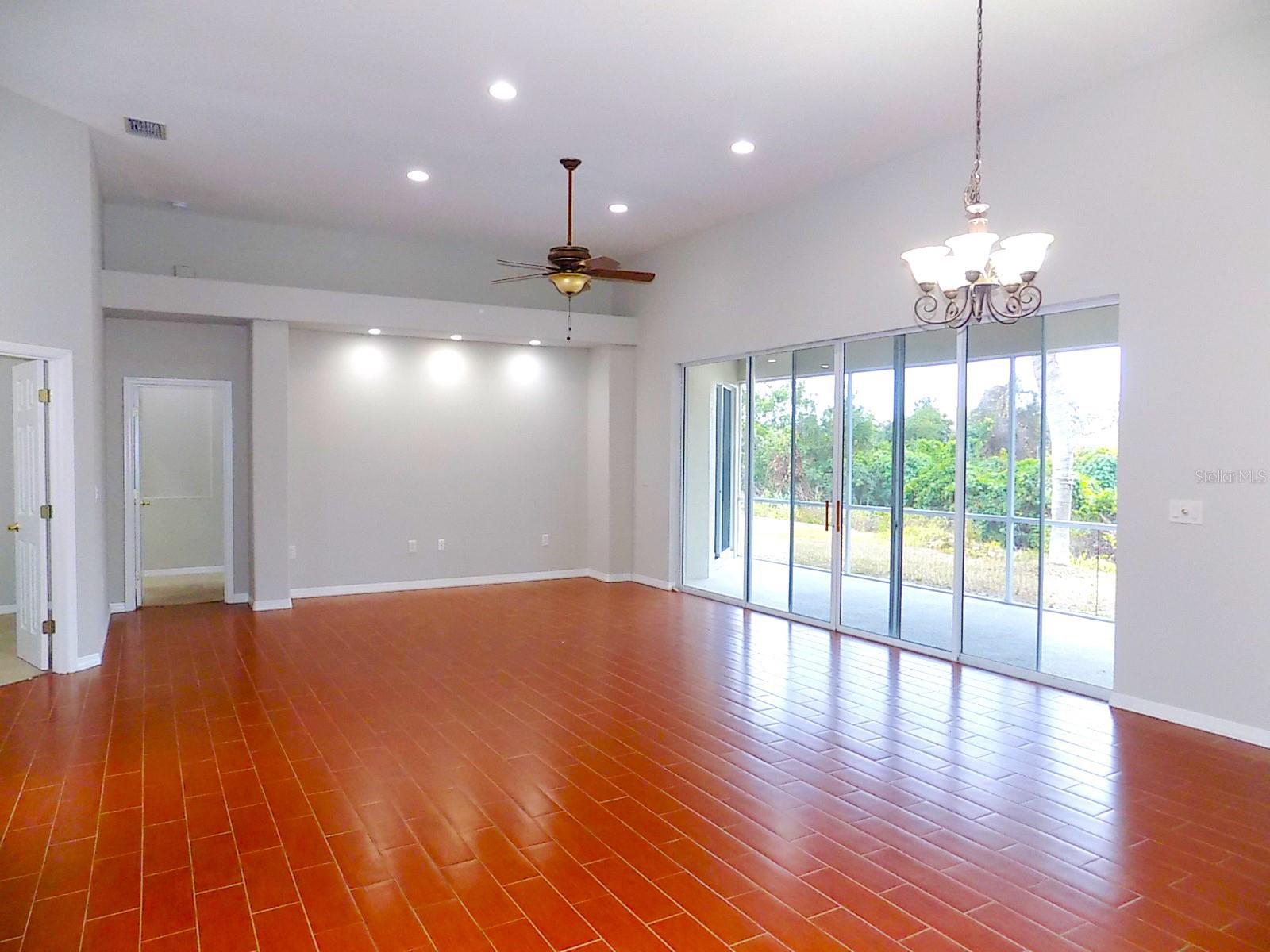Photo 6 of 7212 SOUTHGATE CT