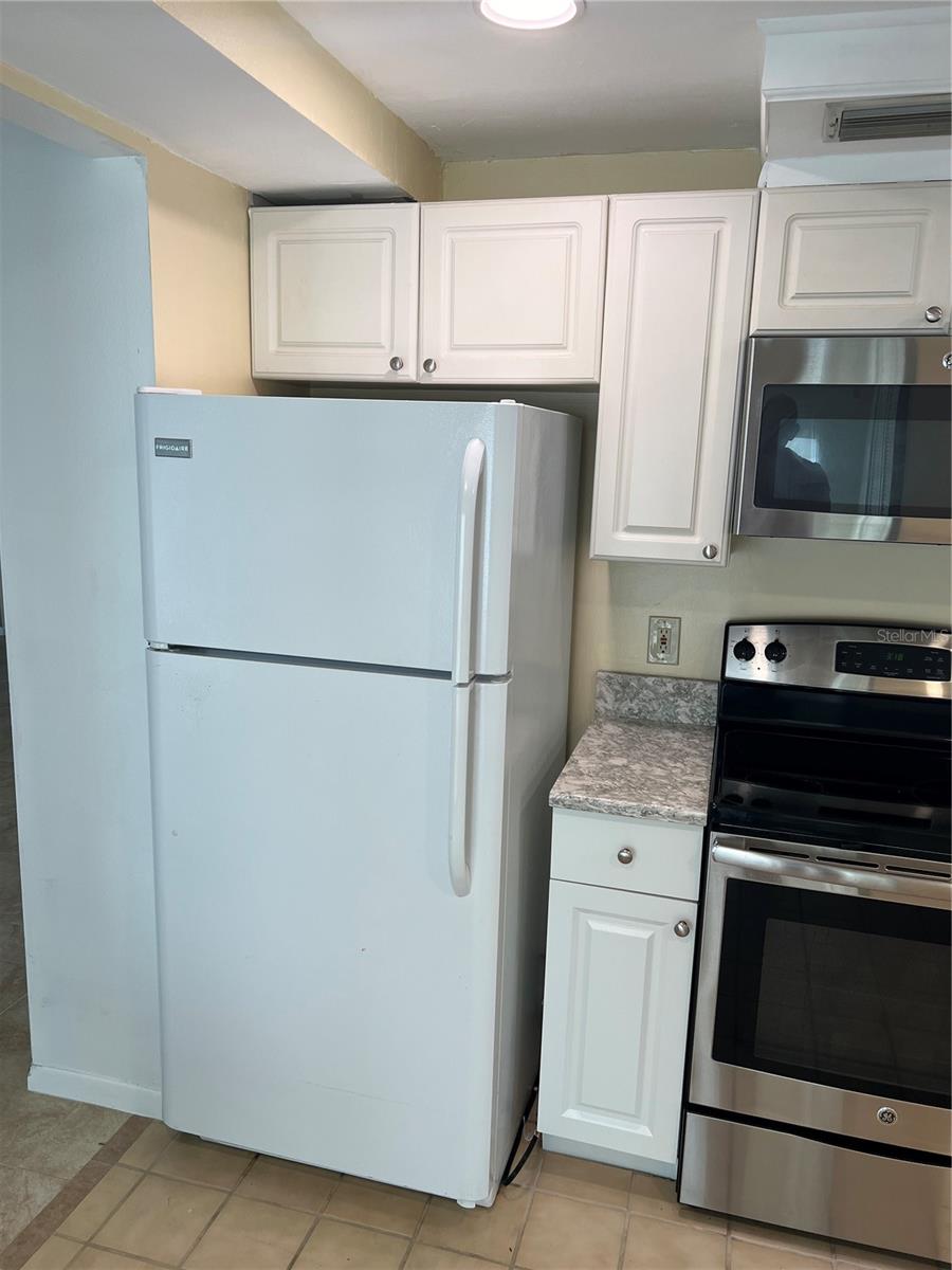 Photo 2 of 6038 RED MAPLE RD #1003