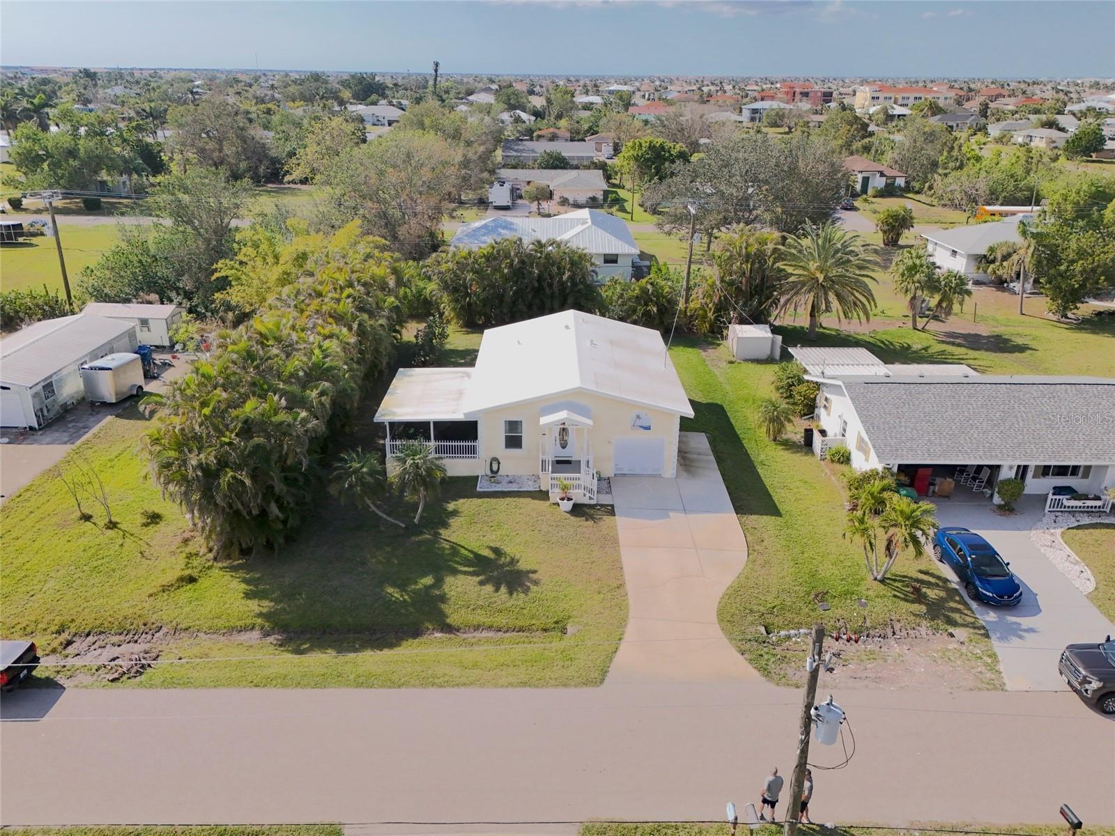 Photo 5 of 2711 LARKSPUR DR