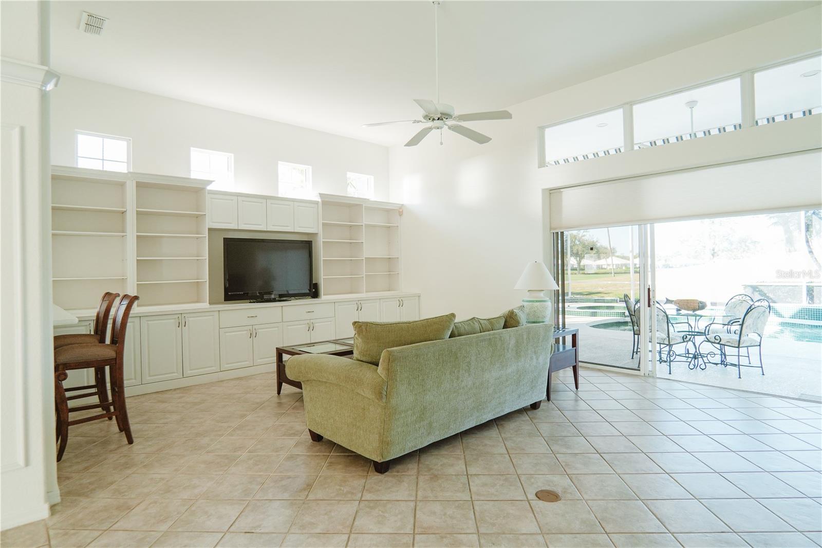 Photo 7 of 308 BERMUDA CT #13