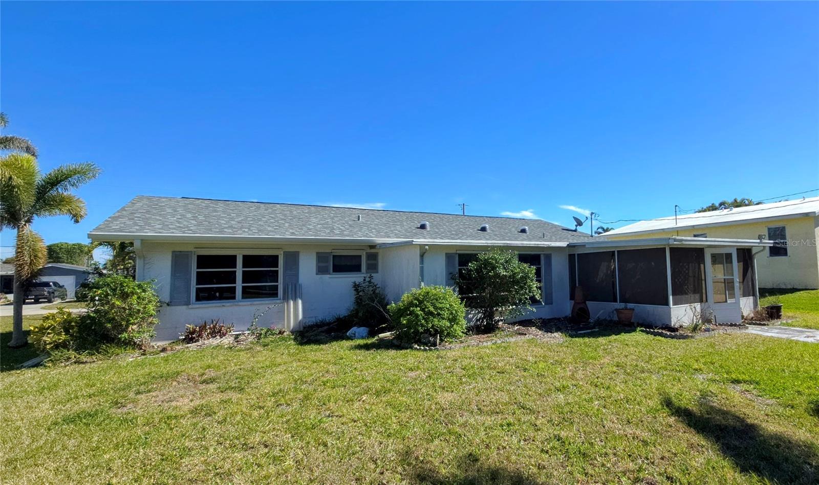 Photo 4 of 2701 LARKSPUR DR
