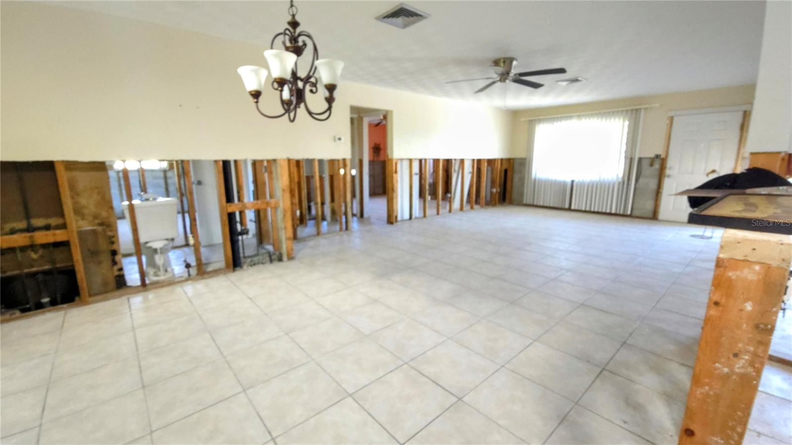 Photo 6 of 2701 LARKSPUR DR