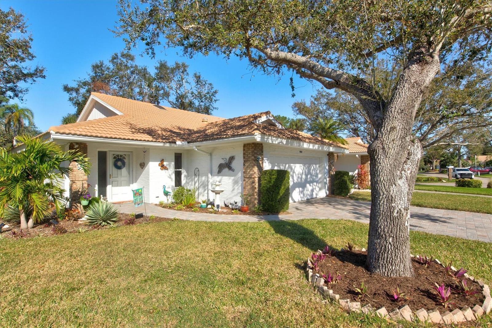 Photo of 5718 GARDEN LAKES PALM in BRADENTON, FL