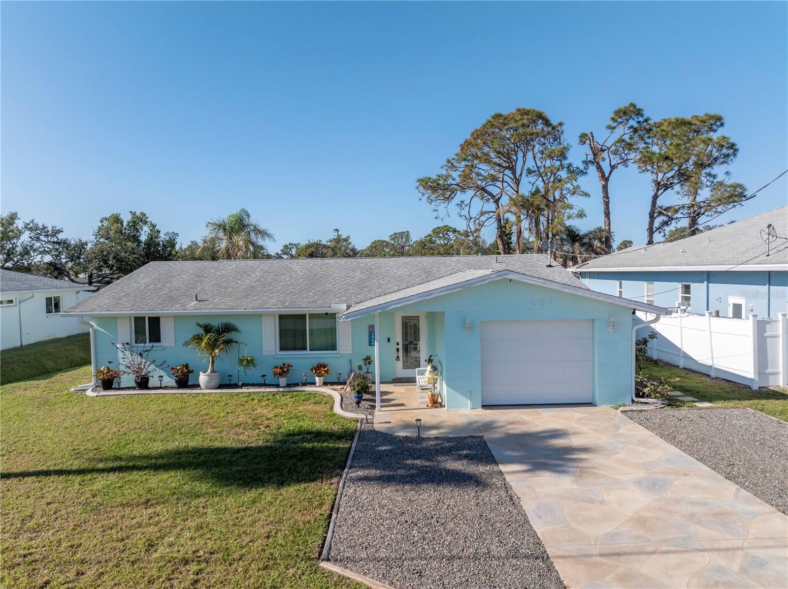 Photo of 1956 GREENLAWN DR