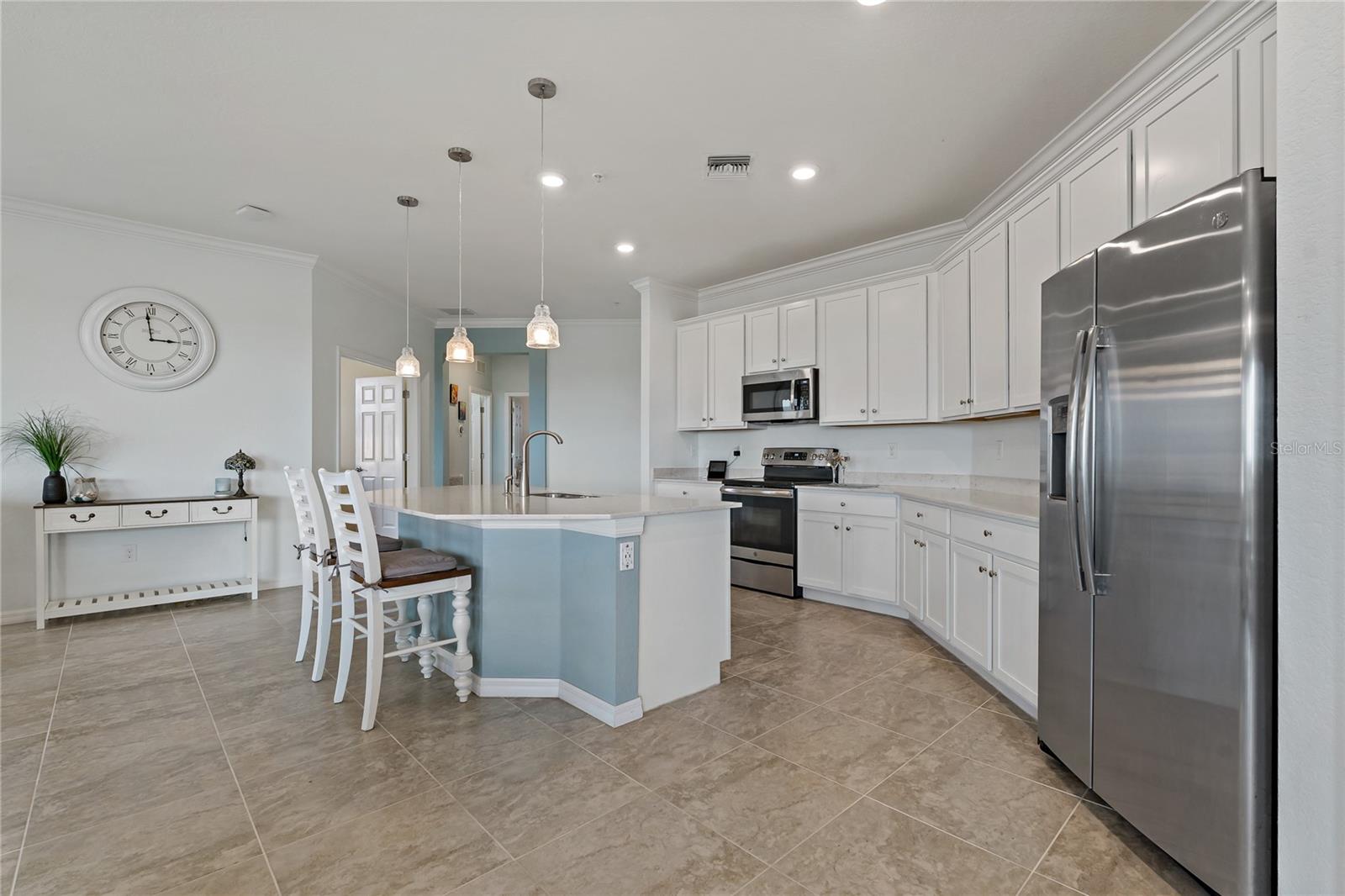 Photo 5 of 23189 BANBURY WAY #203