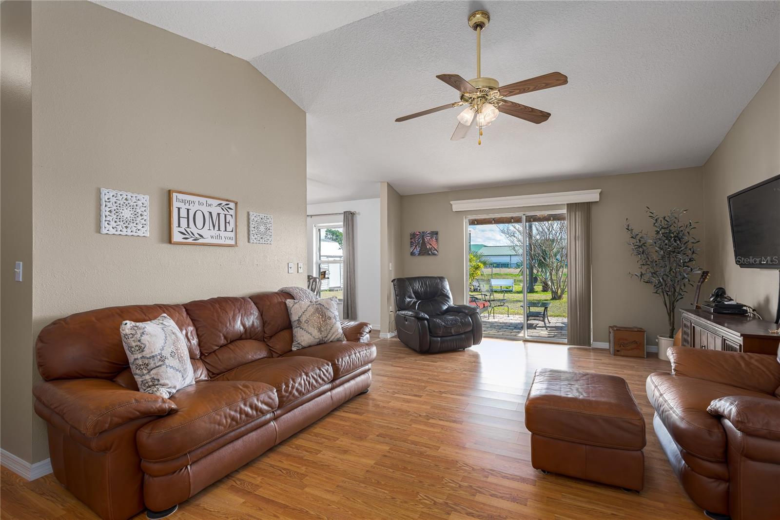 Photo 3 of 1406 14TH STREET CT W