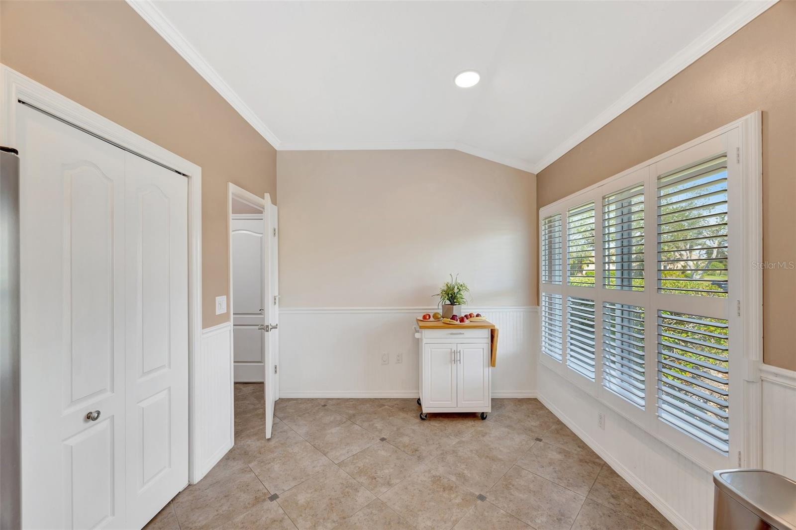 Photo 5 of 3872 MIRA LAGO DR