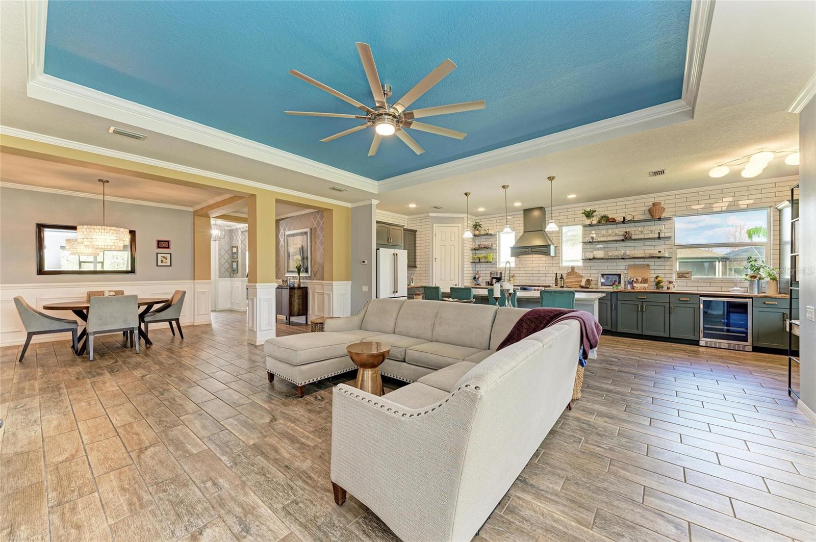 Photo 2 of 12514 GOLDENROD AVE