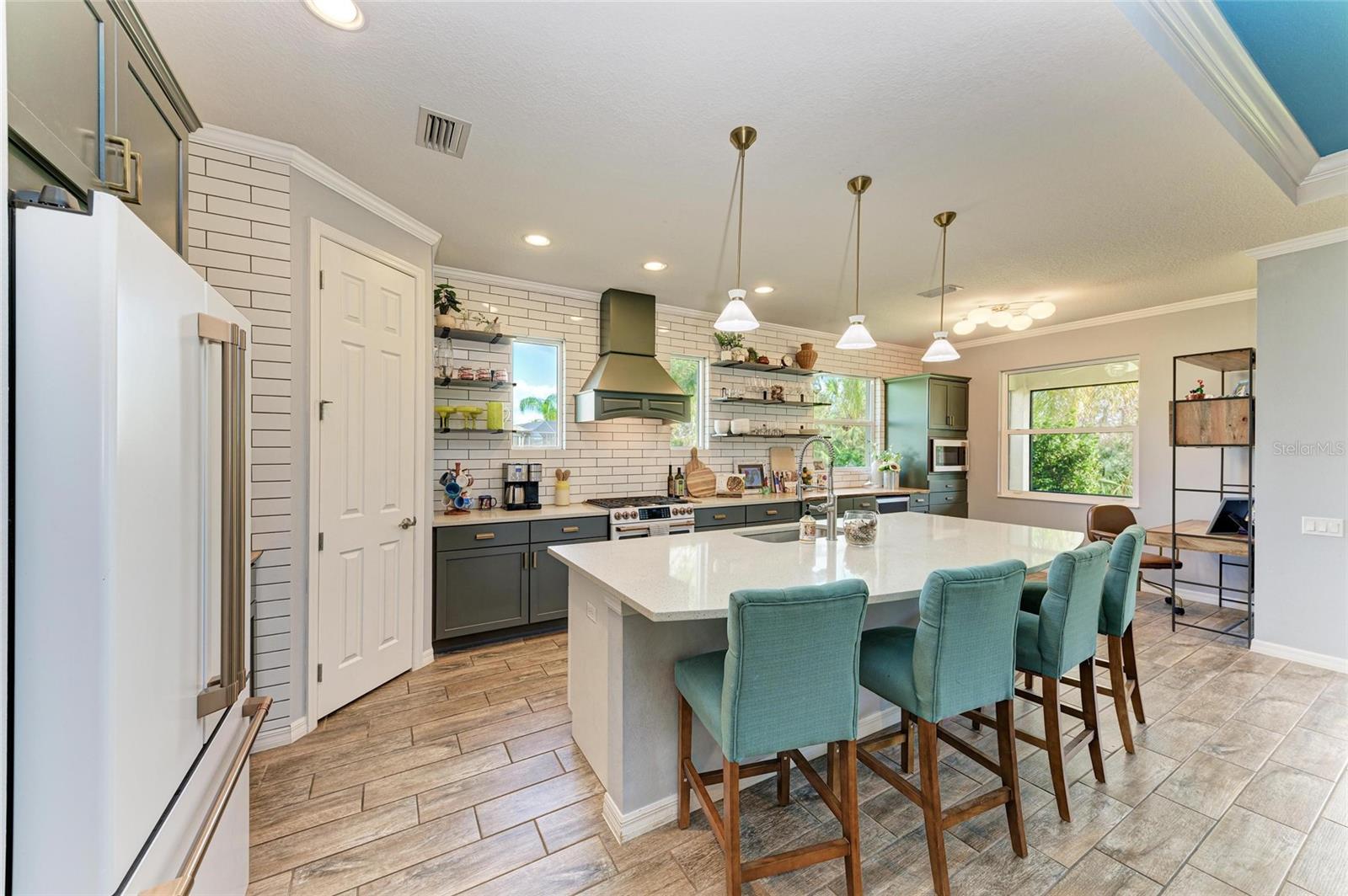 Photo 4 of 12514 GOLDENROD AVE