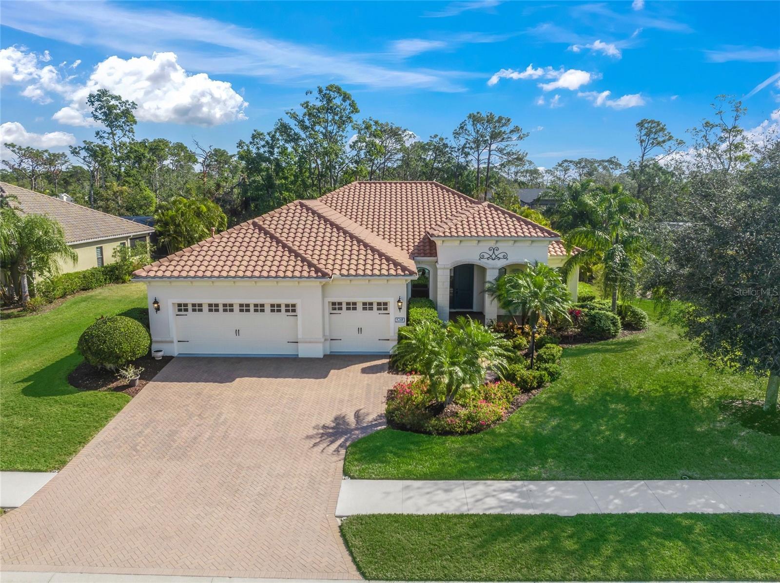 Photo 2 of 8248 LARKSPUR CIR