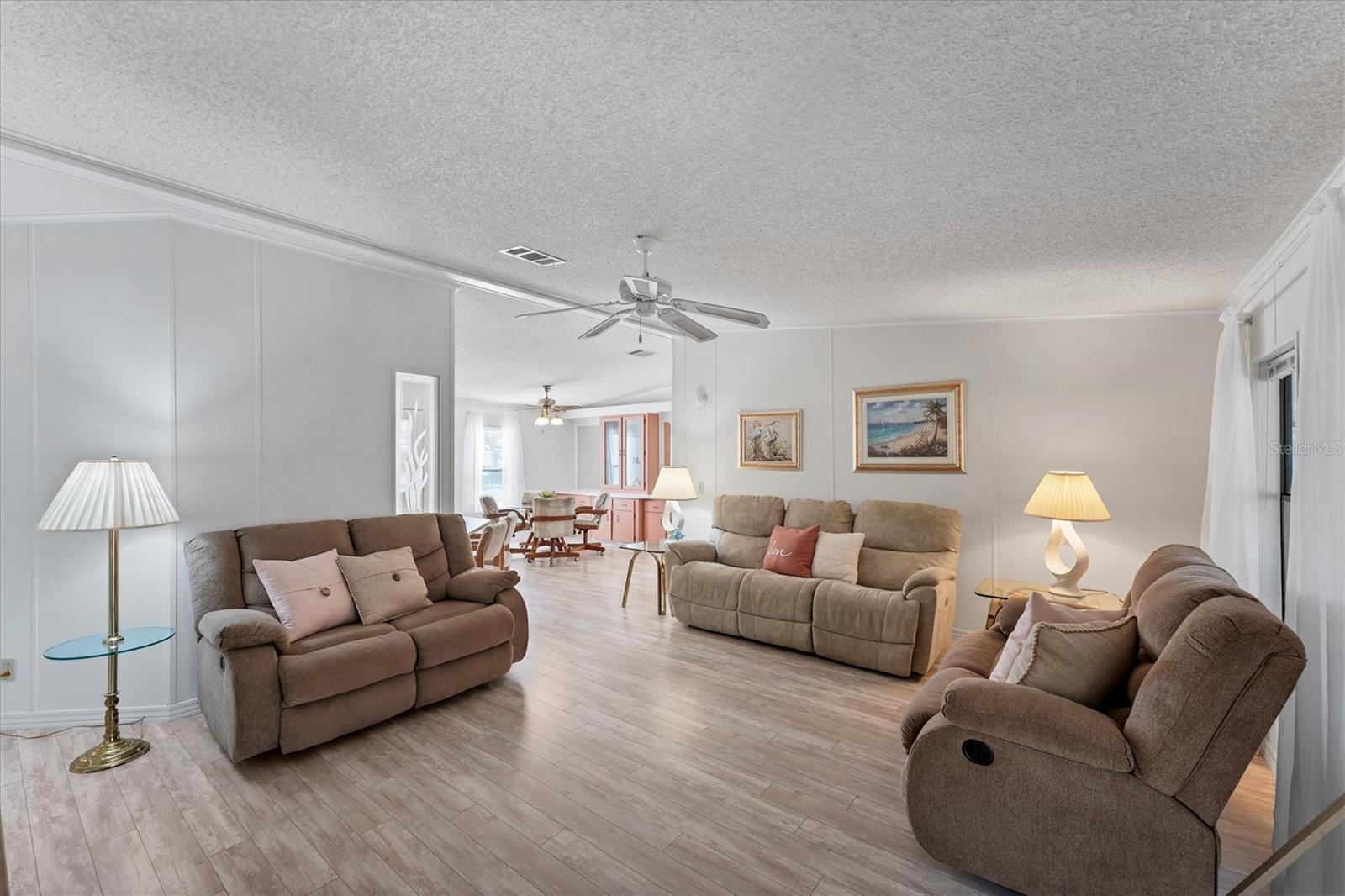 Photo 6 of 8536 COUNTESS AVENUE CIR