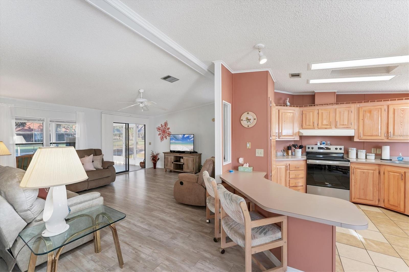 Photo 7 of 8536 COUNTESS AVENUE CIR