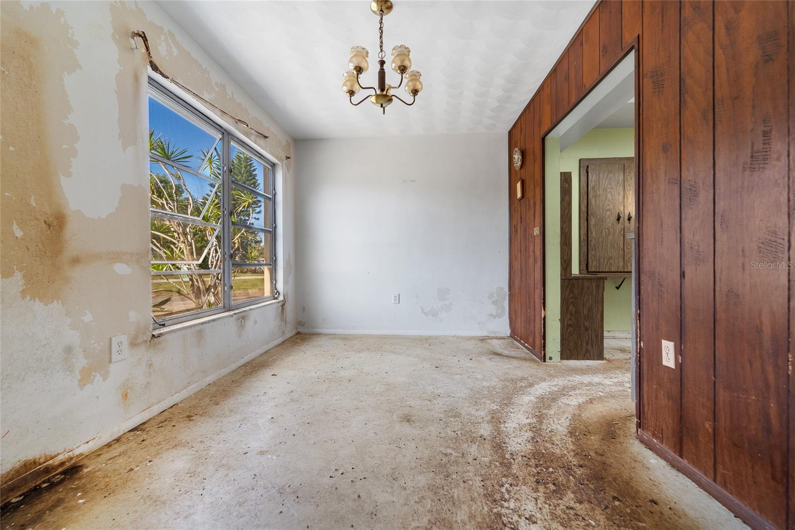 Photo 6 of 323 48TH ST NW