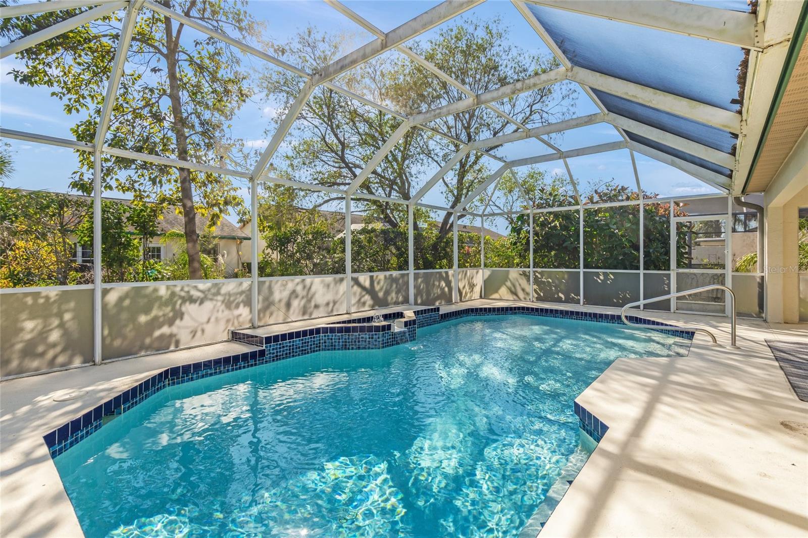 Photo 6 of 4410 MURFIELD DR E