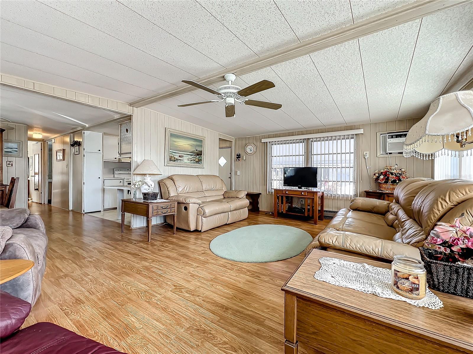 Photo 4 of 511 50TH AVENUE DR W