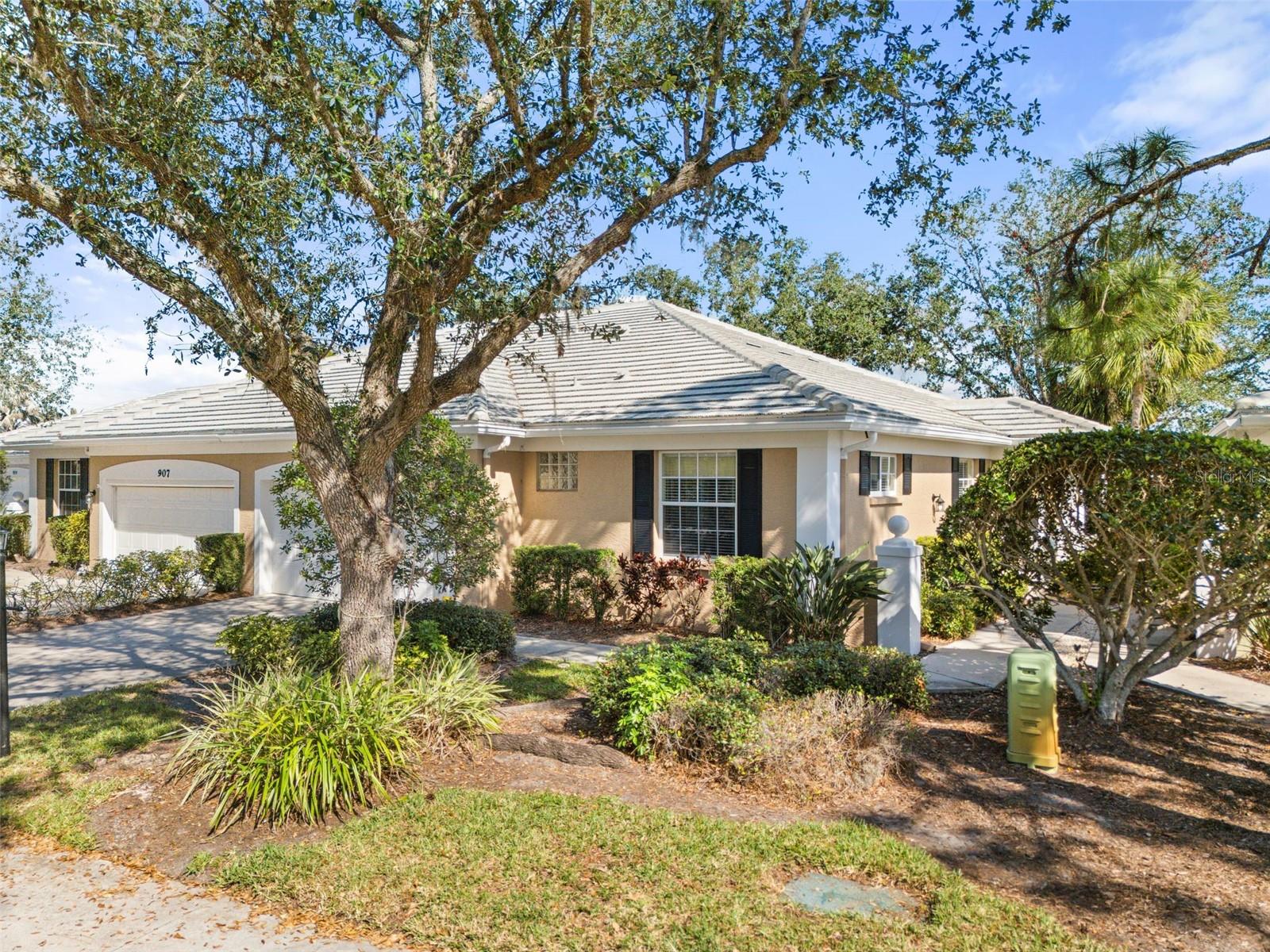 Photo of 905 BARCLAY CT