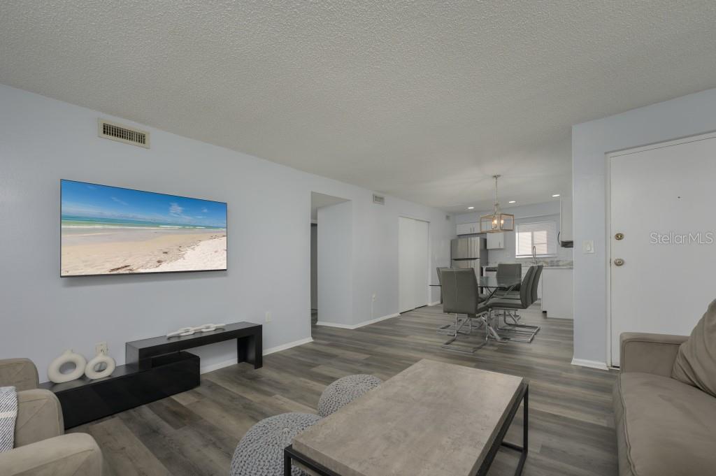 Photo 4 of 2625 PINE LAKE TER #B