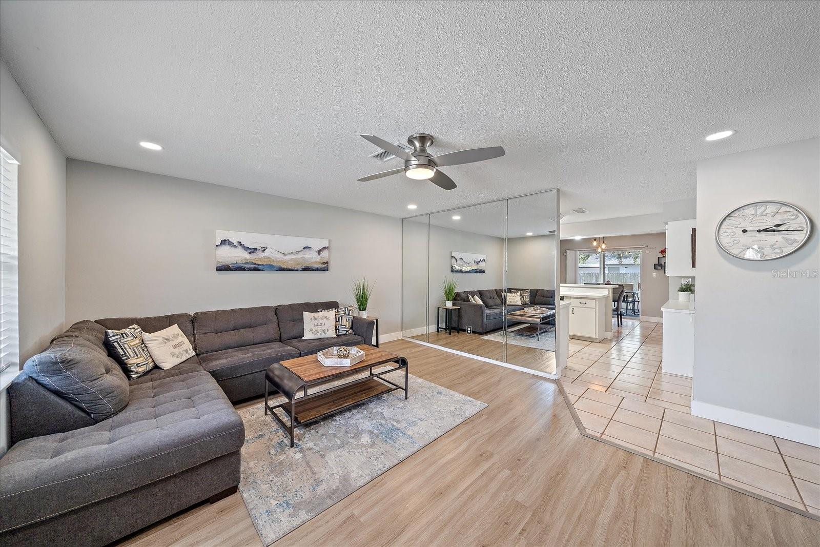 Photo 4 of 4522 BUSTI DR