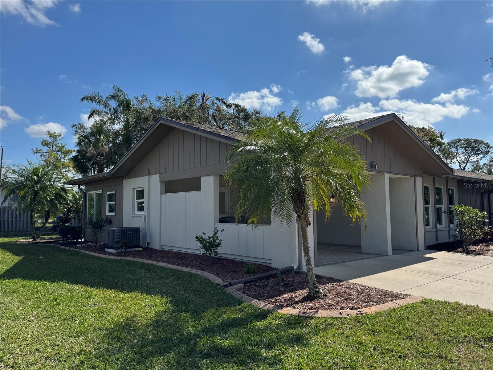 Photo 2 of 1321 GLENDALE CIR E #909
