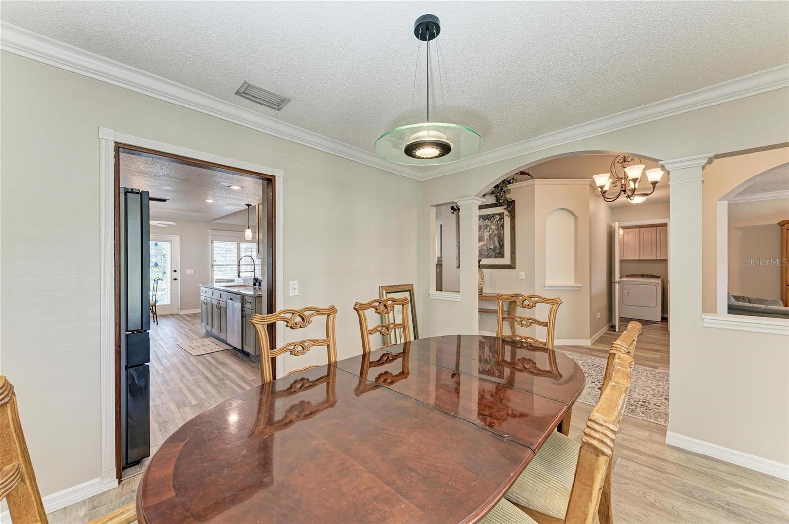 Photo 4 of 11744 SHIRBURN CIR
