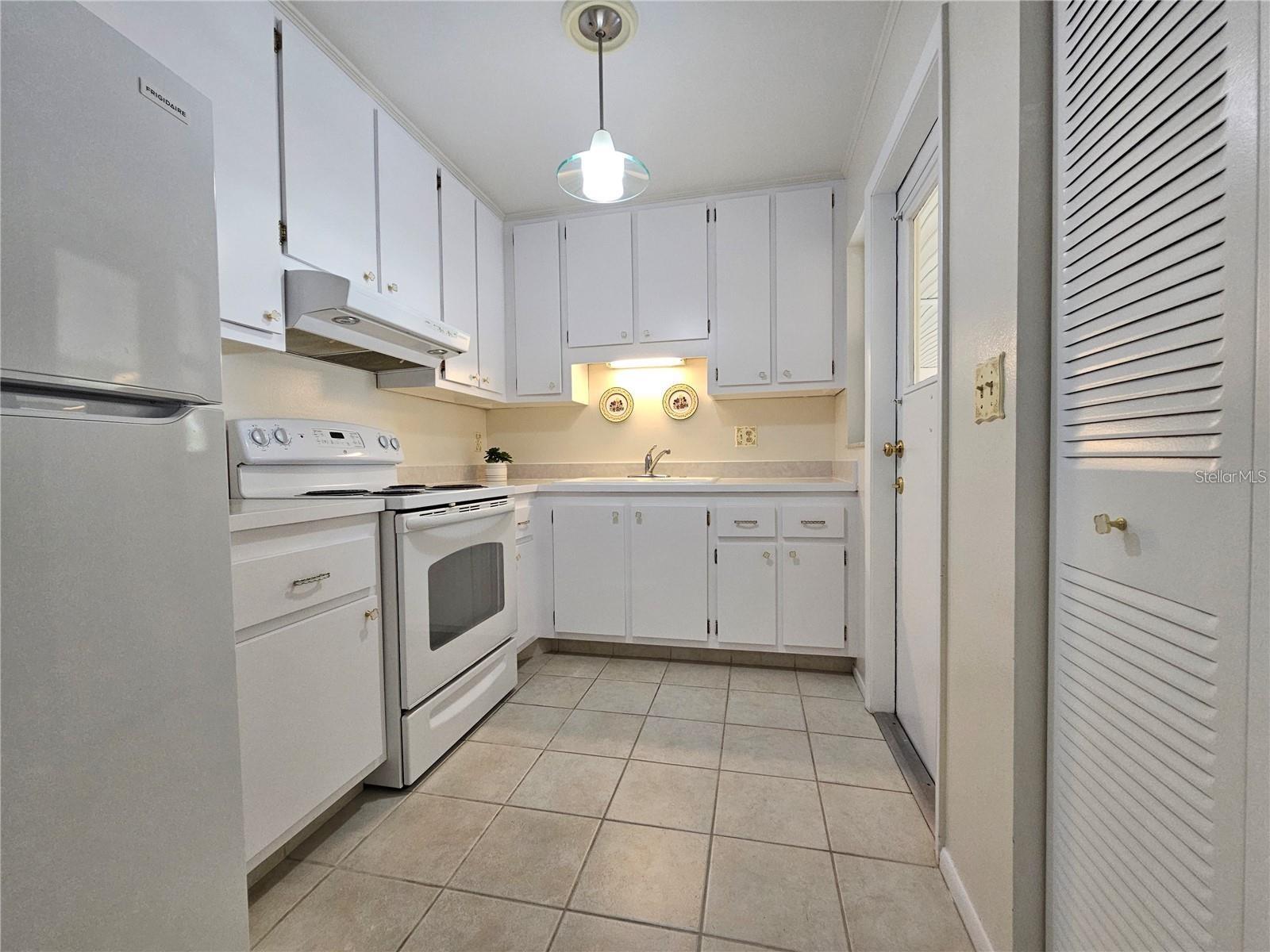 Photo 5 of 390 301 BLVD W #5B