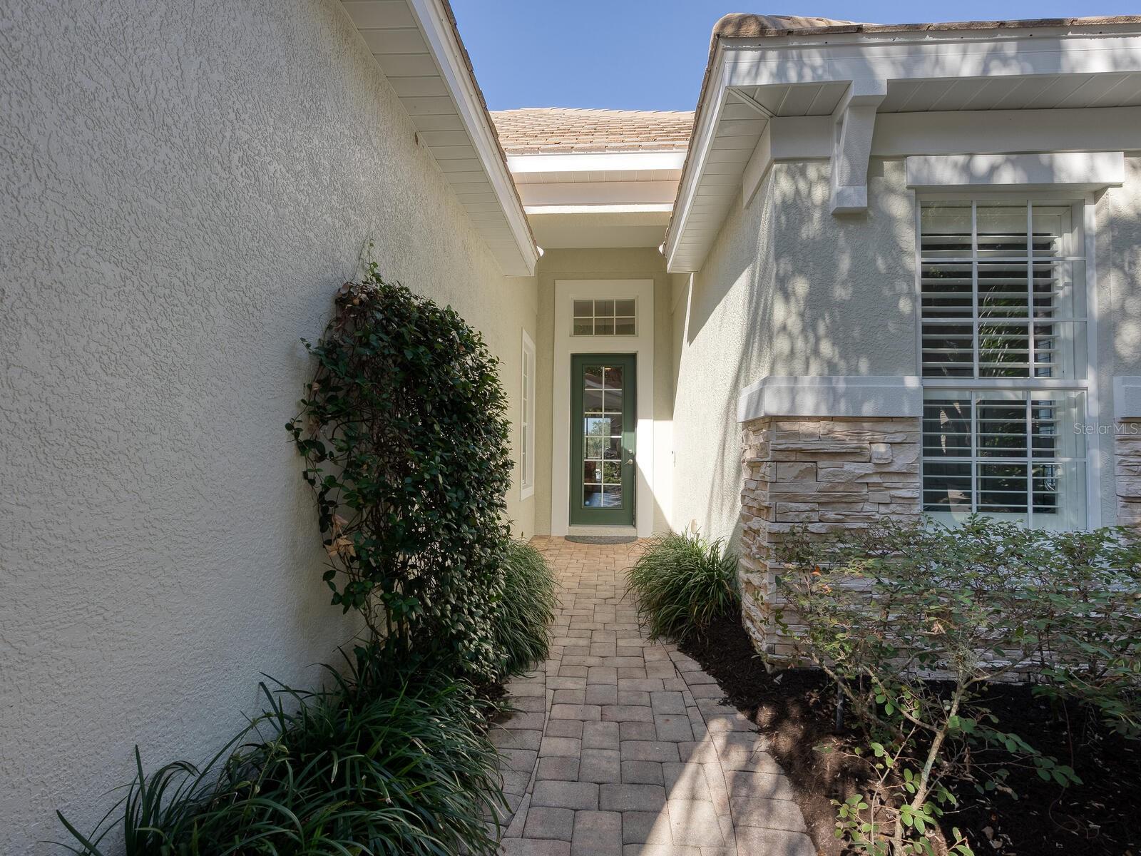 Photo 4 of 12129 THORNHILL CT