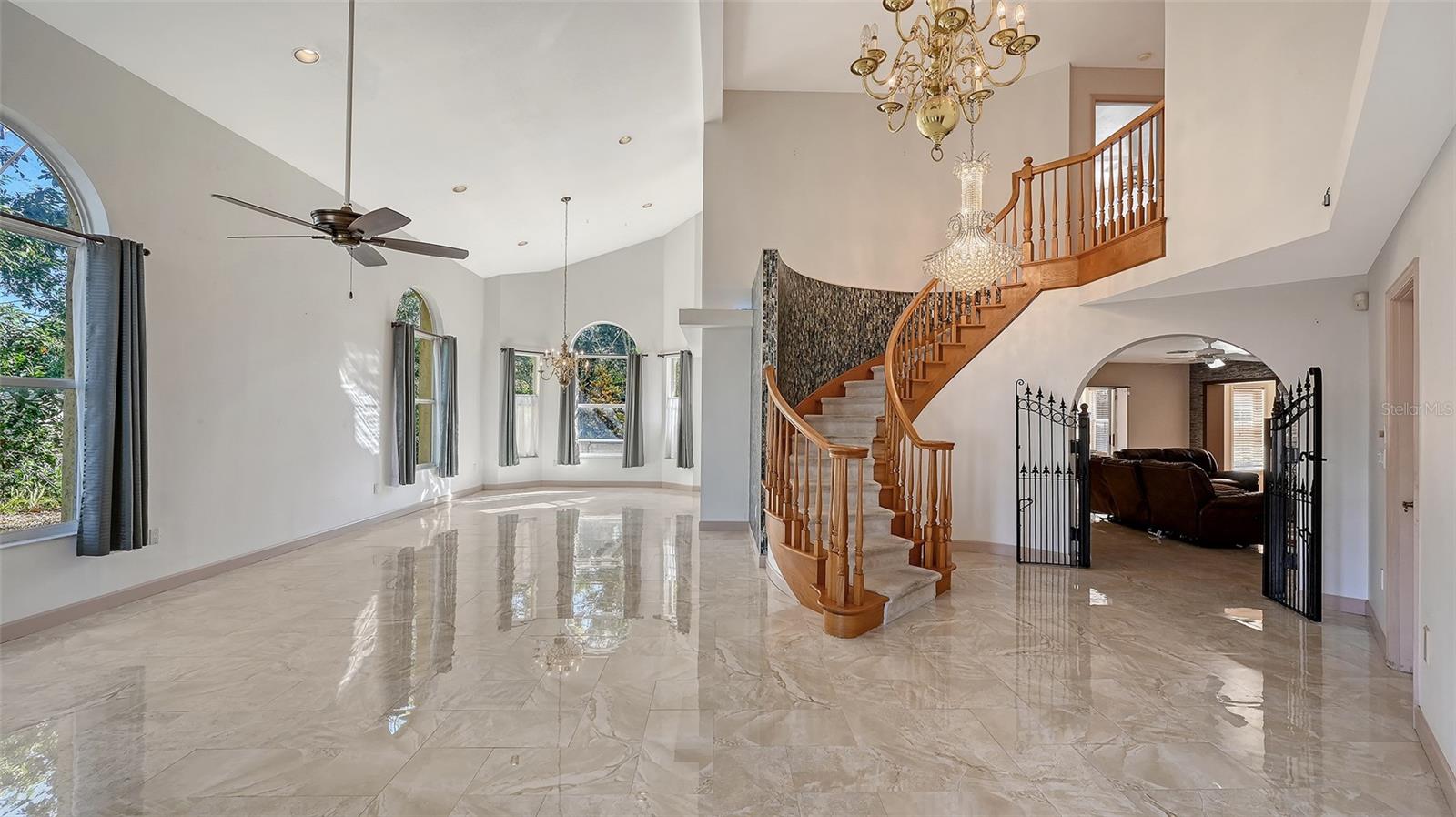 Photo 5 of 2429 WHIPPOORWILL CIR
