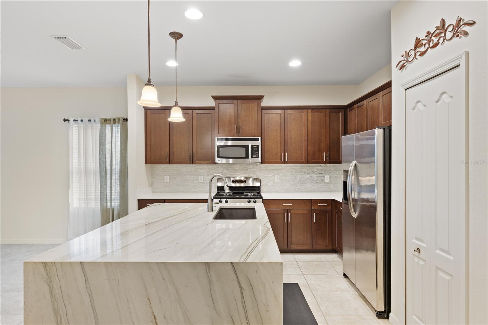 Photo 6 of 5312 FAIRFIELD BLVD