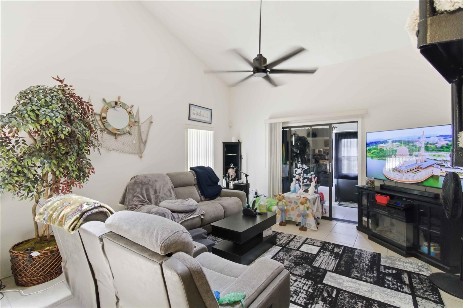 Photo 3 of 311 40TH CT W