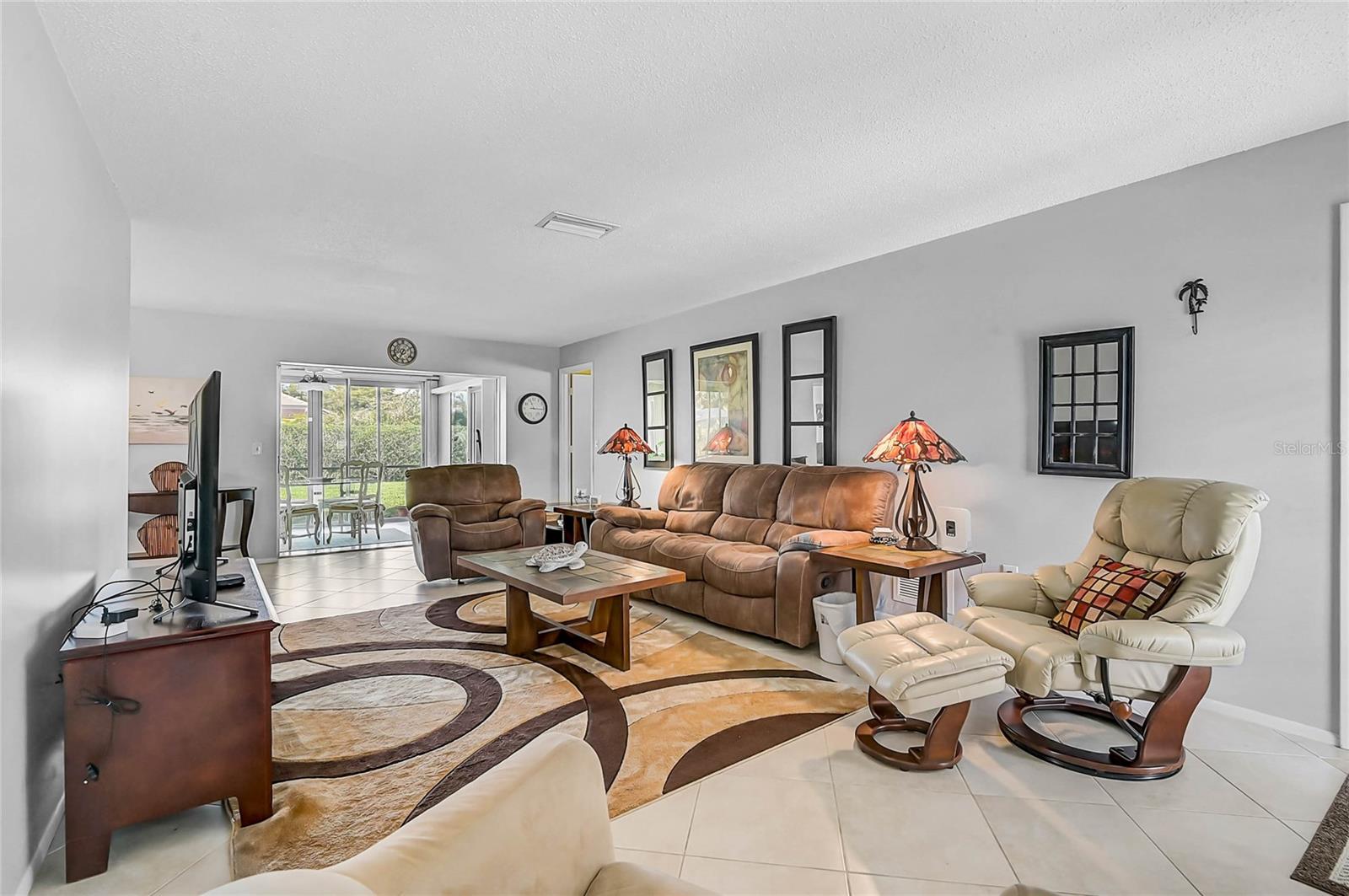 Photo 4 of 7128 W COUNTRY CLUB DR N