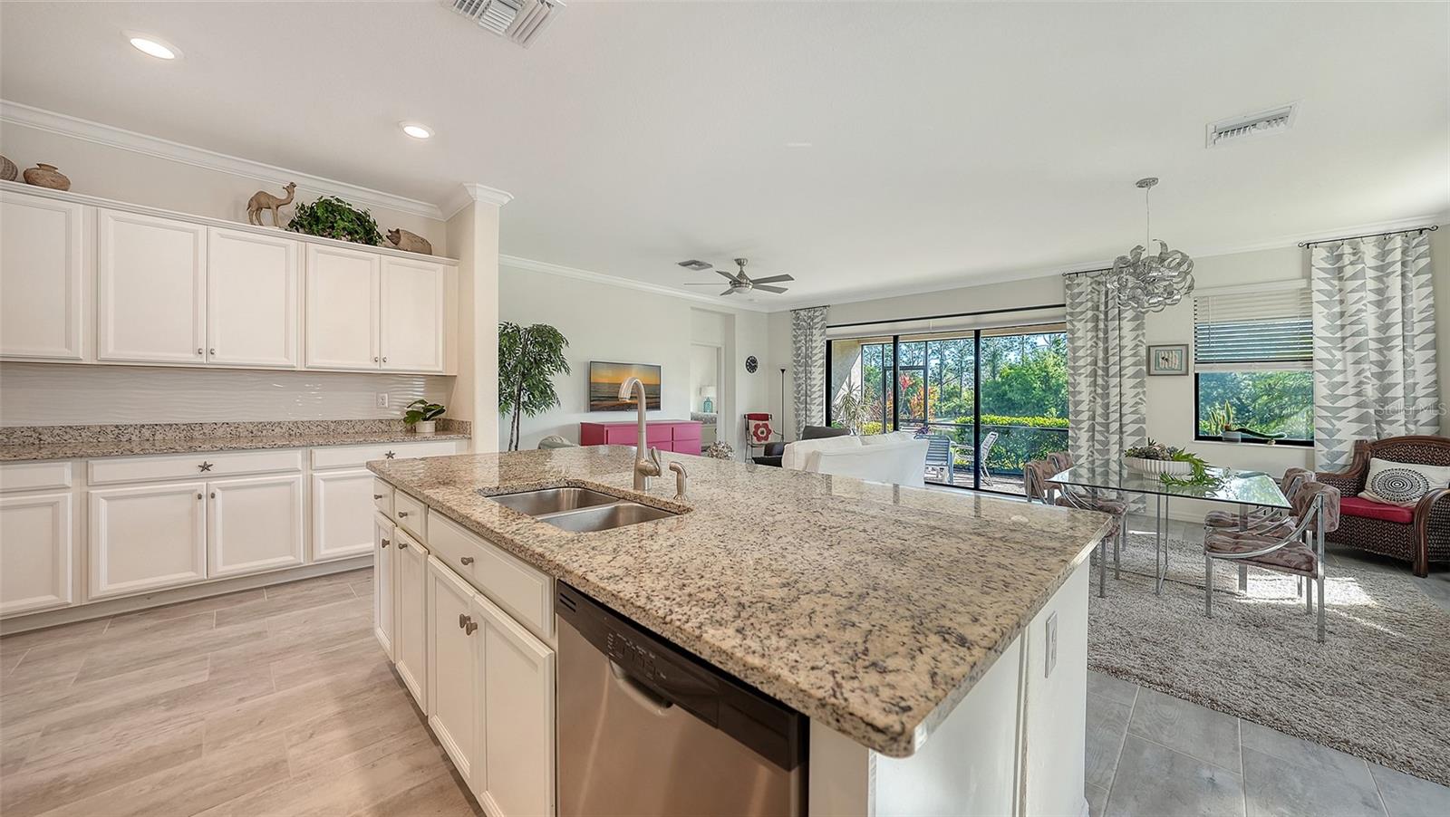 Photo 6 of 17241 BLUE RIDGE PL