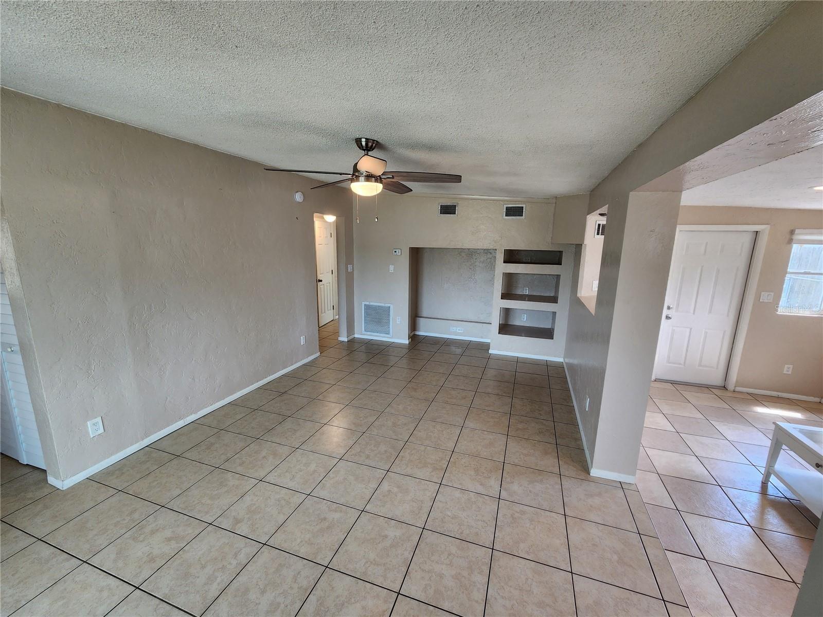 Photo 7 of 2120 BAYSHORE GARDENS PKWY