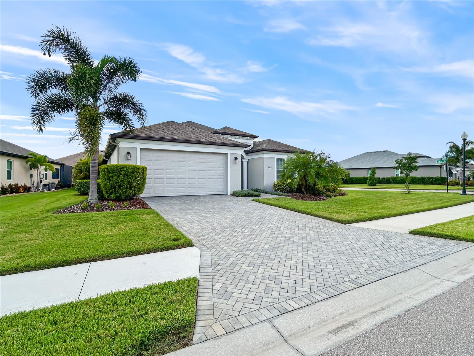 Photo 2 of 12022 GOLDENROD AVE