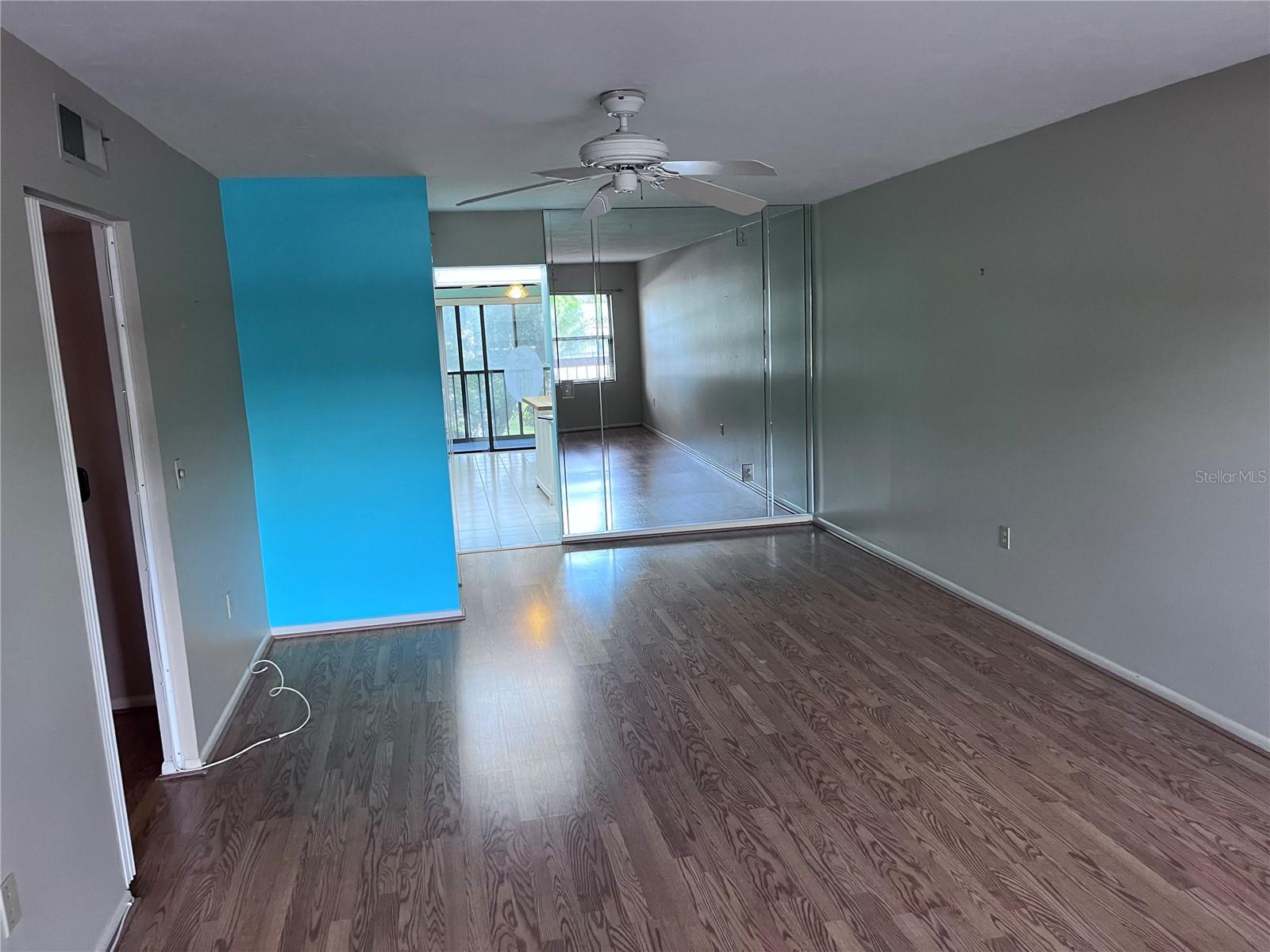 Photo 3 of 315 30TH AVE W #B203