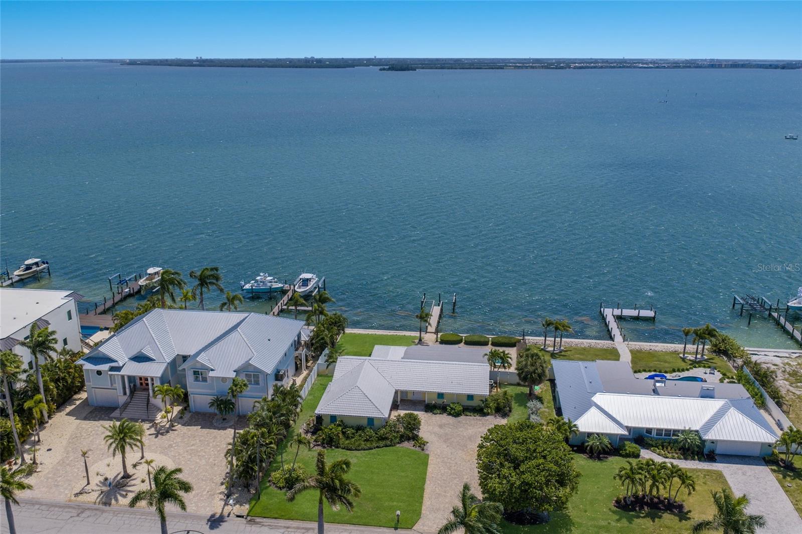 Photo of 633 KEY ROYALE DR