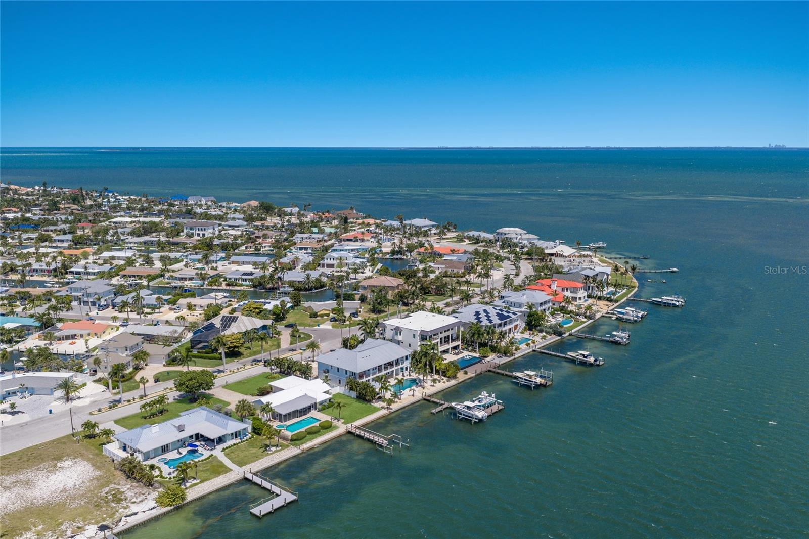 Photo 4 of 633 KEY ROYALE DR