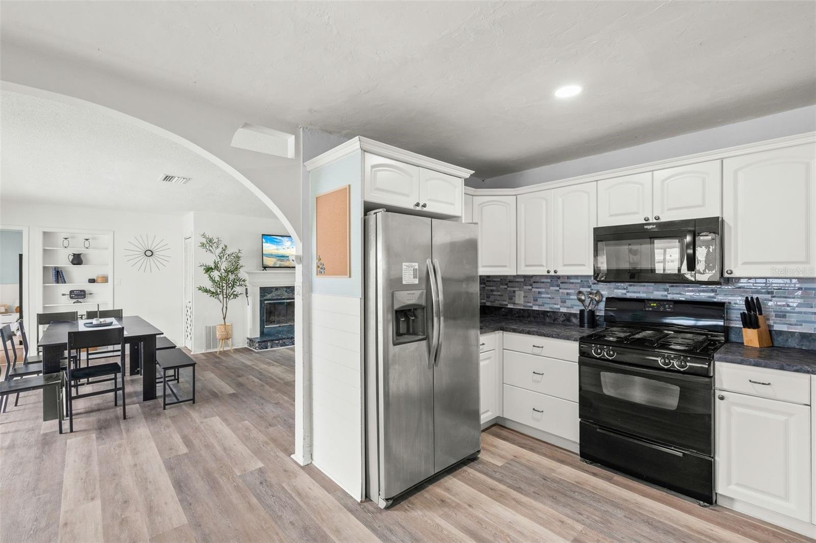 Photo 5 of 3007 FLORIDA BLVD