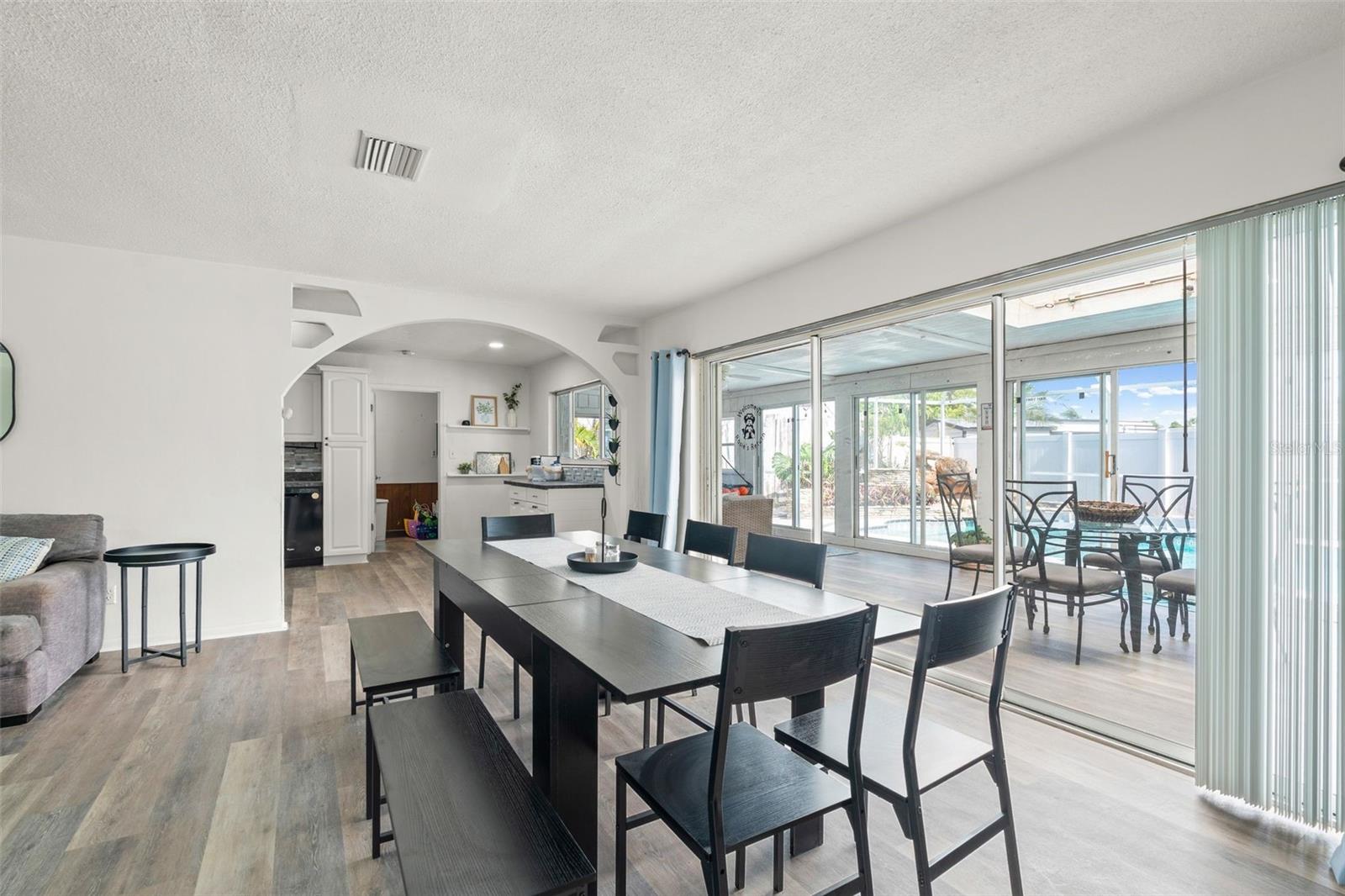 Photo 6 of 3007 FLORIDA BLVD