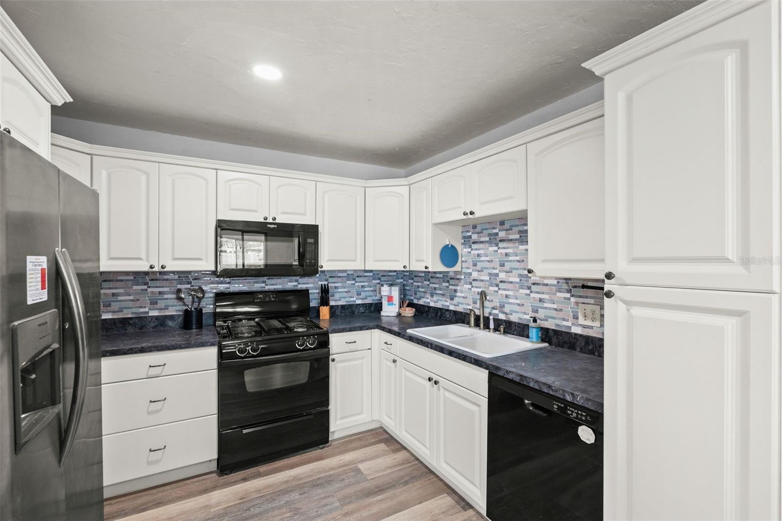 Photo 7 of 3007 FLORIDA BLVD