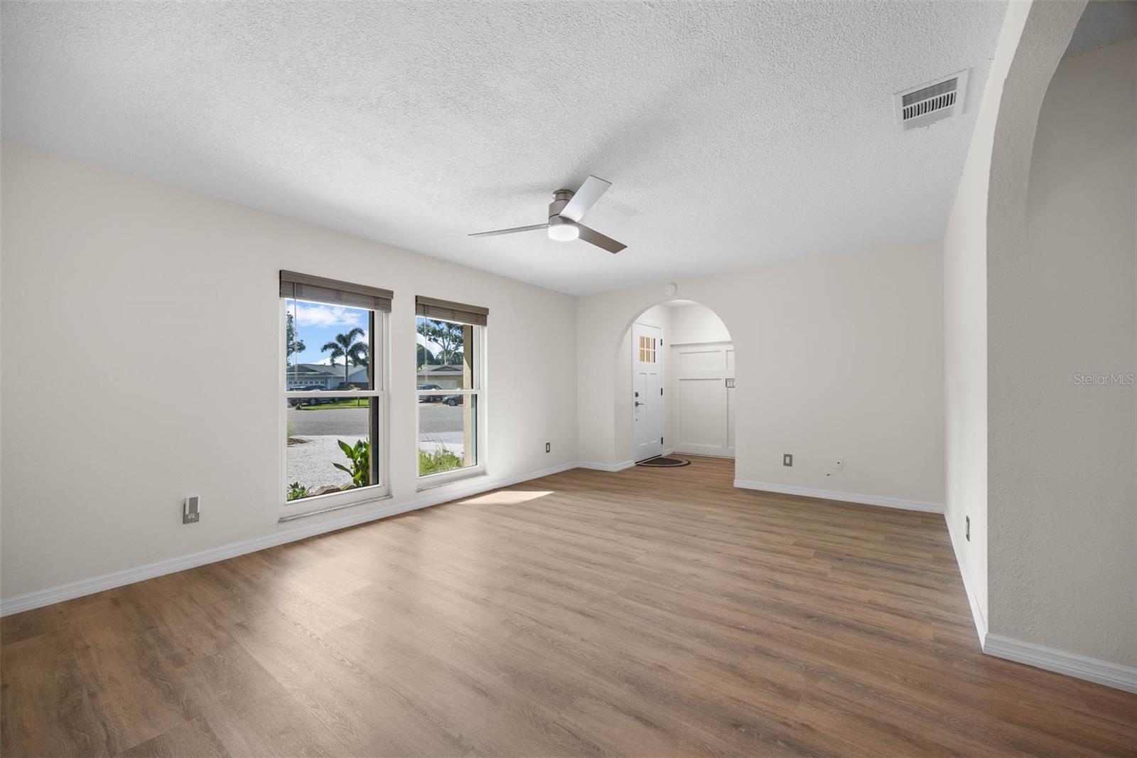 Photo 7 of 12481 REGENCY AVE