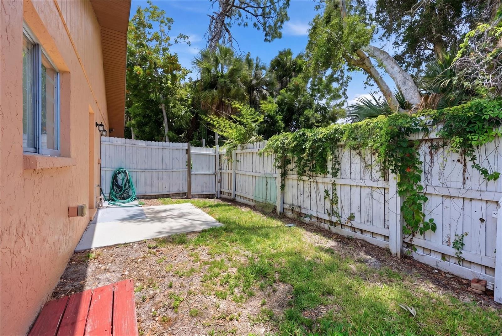 Photo 4 of 1844 MARBETH ST