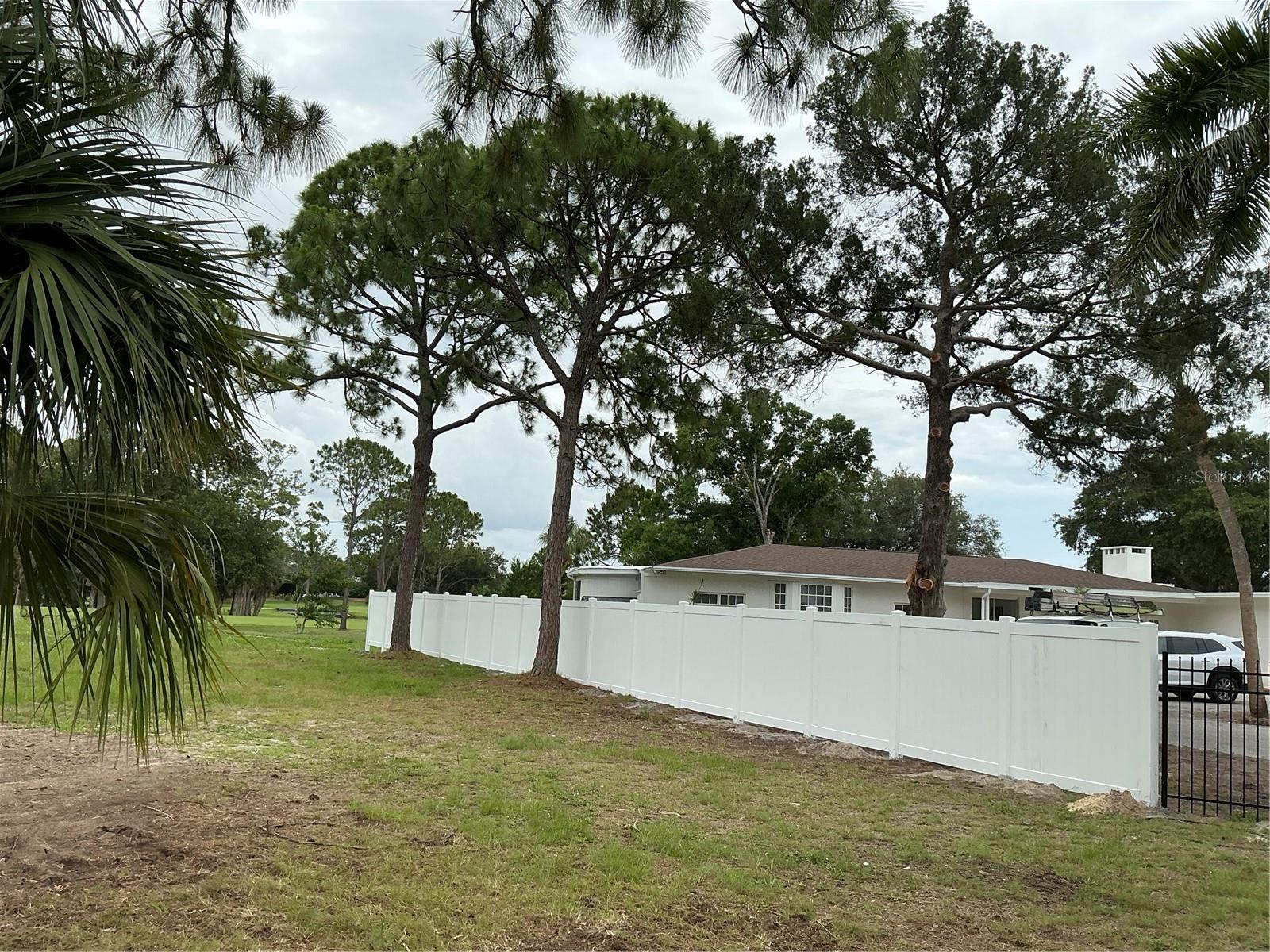 Photo 5 of 502 MAGELLAN DR
